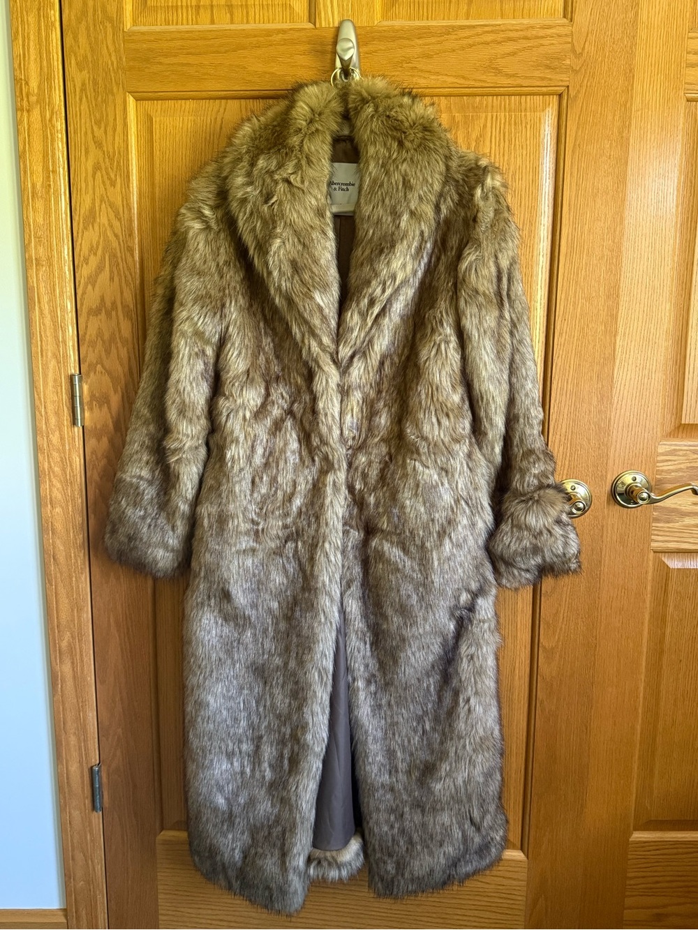 Abercrombie & Fitch Faux Fur Long Coat – Size Small